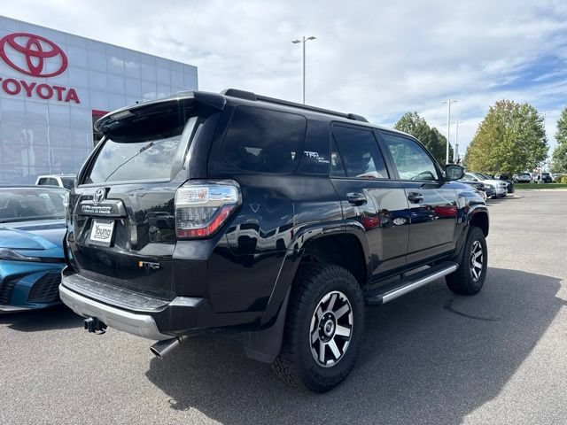 Used 2021 Toyota 4Runner TRD Off-Road Premium w/ Moonroof Package AWD/4WD image 4