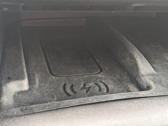 Used 2024 Land Rover Discovery S image 27