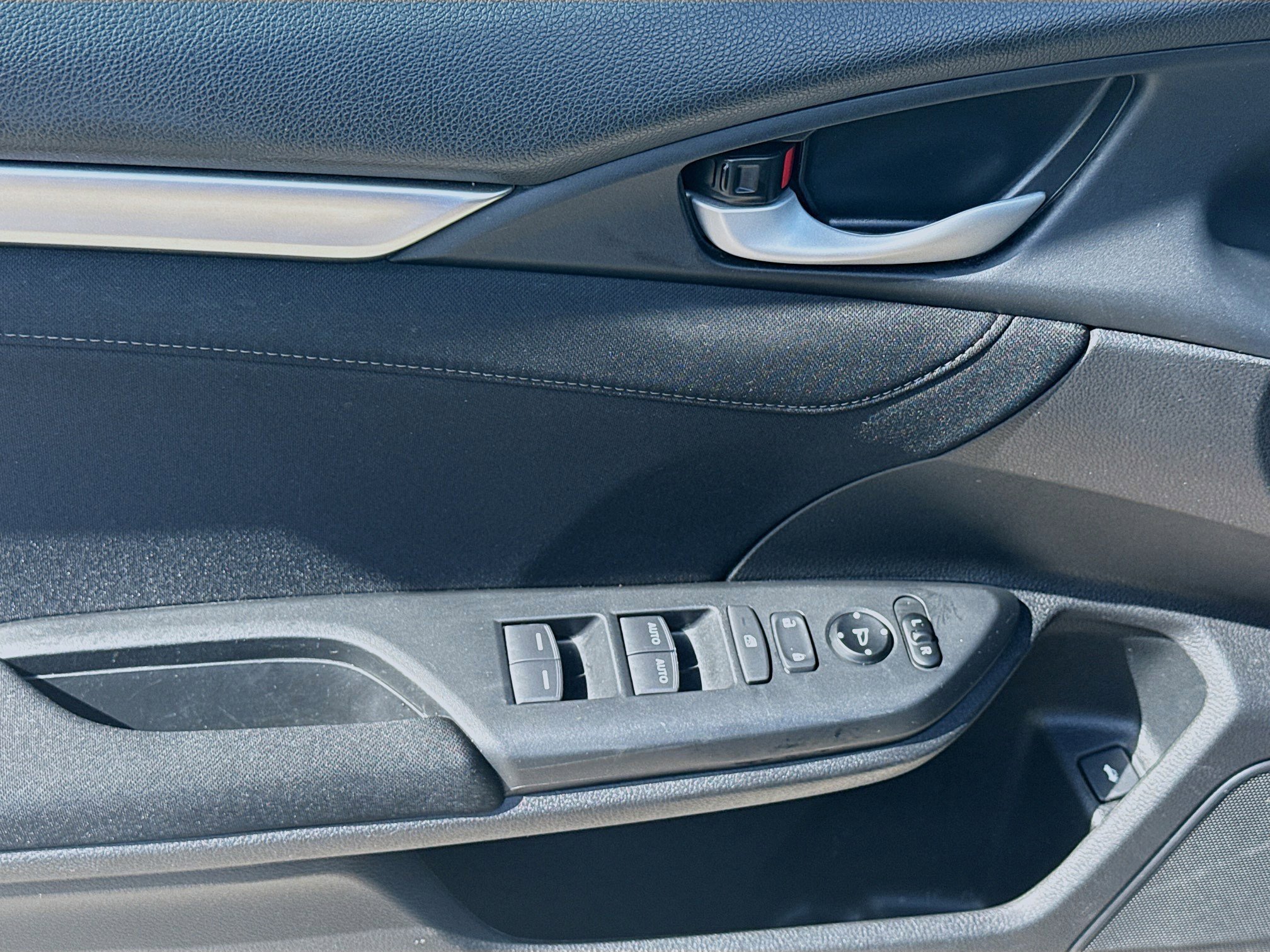 Used 2020 Honda Civic EX image 16