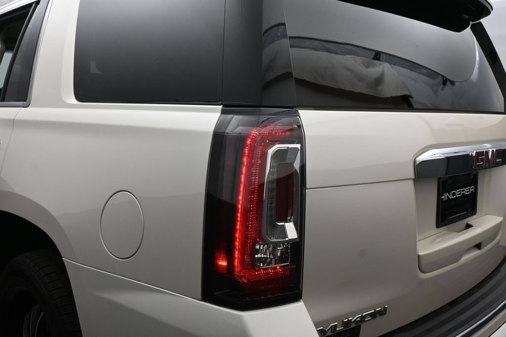 Used 2015 GMC Yukon Denali w/ Premium Package AWD/4WD image 46