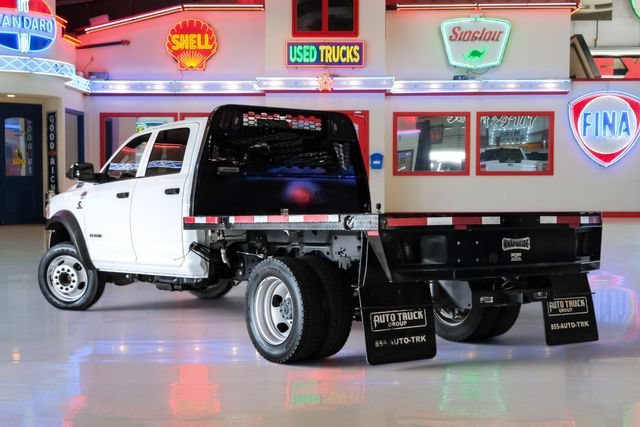 Used 2022 RAM 5500 Tradesman w/ Chrome Appearance Group AWD/4WD image 4
