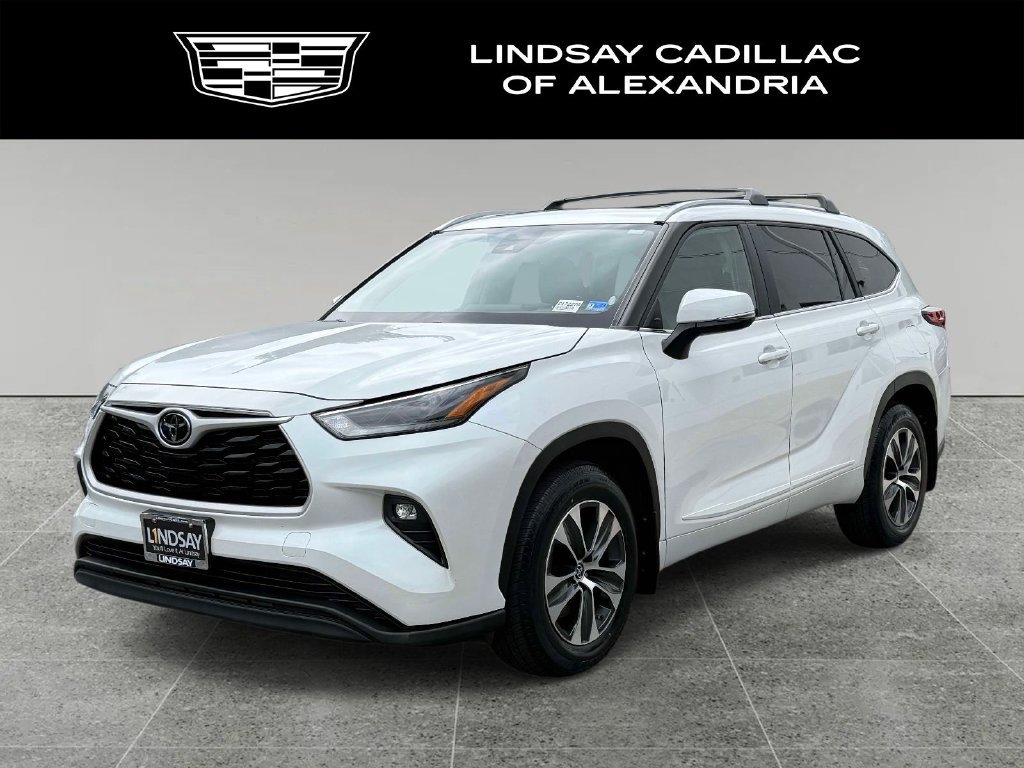 Used 2023 Toyota Highlander XLE