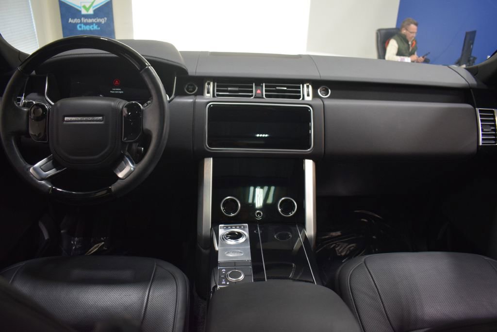 Used 2019 Land Rover Range Rover HSE image 13