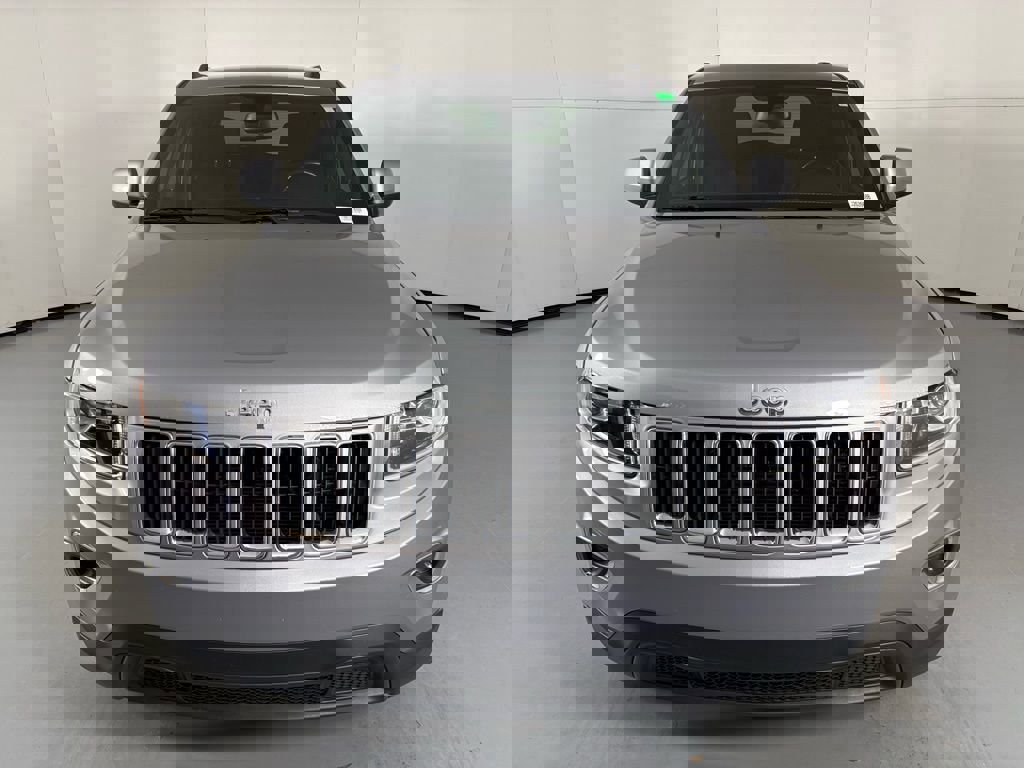 Used 2016 Jeep Grand Cherokee Laredo w/ Quick Order Package 23E image 3