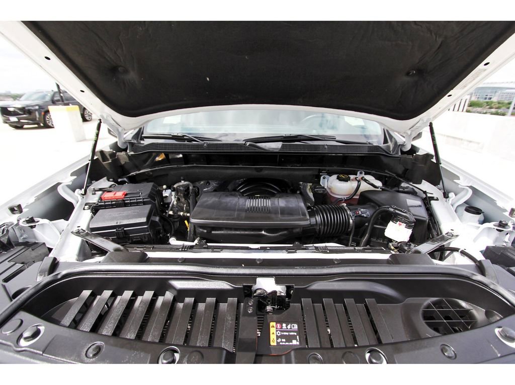 Used 2025 Chevrolet Silverado 1500 LT RWD image 32