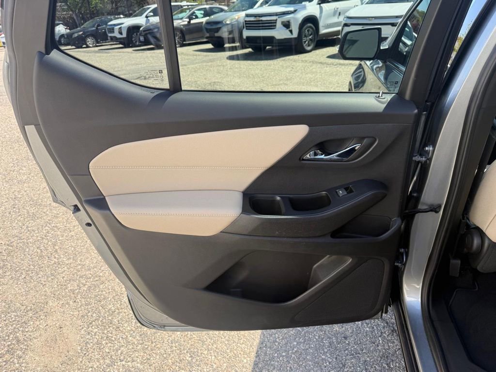 Used 2023 Chevrolet Traverse LS w/ Safety Package AWD/4WD image 16