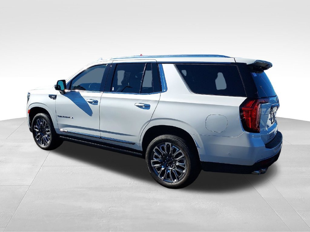 Used 2024 GMC Yukon Denali Ultimate AWD/4WD image 3