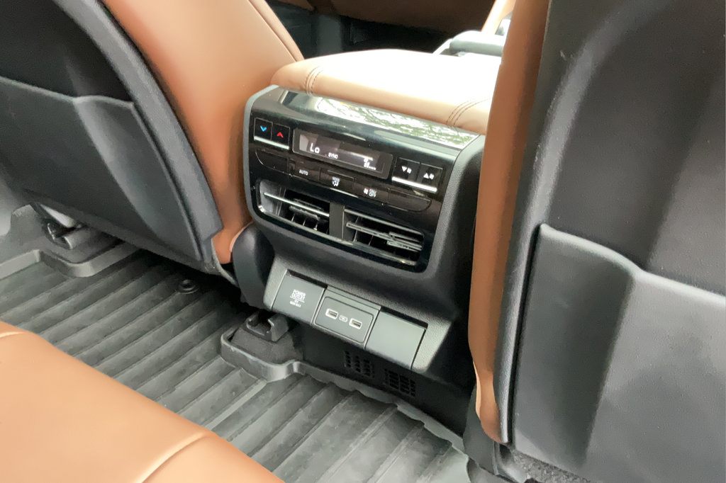 Used 2023 Acura MDX FWD w/ Technology Package image 21