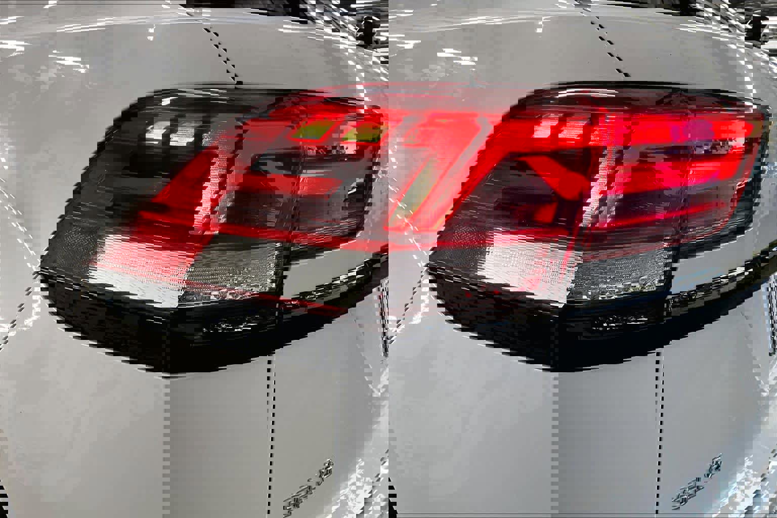 Used 2022 Volkswagen Atlas Cross Sport SEL R-Line image 32