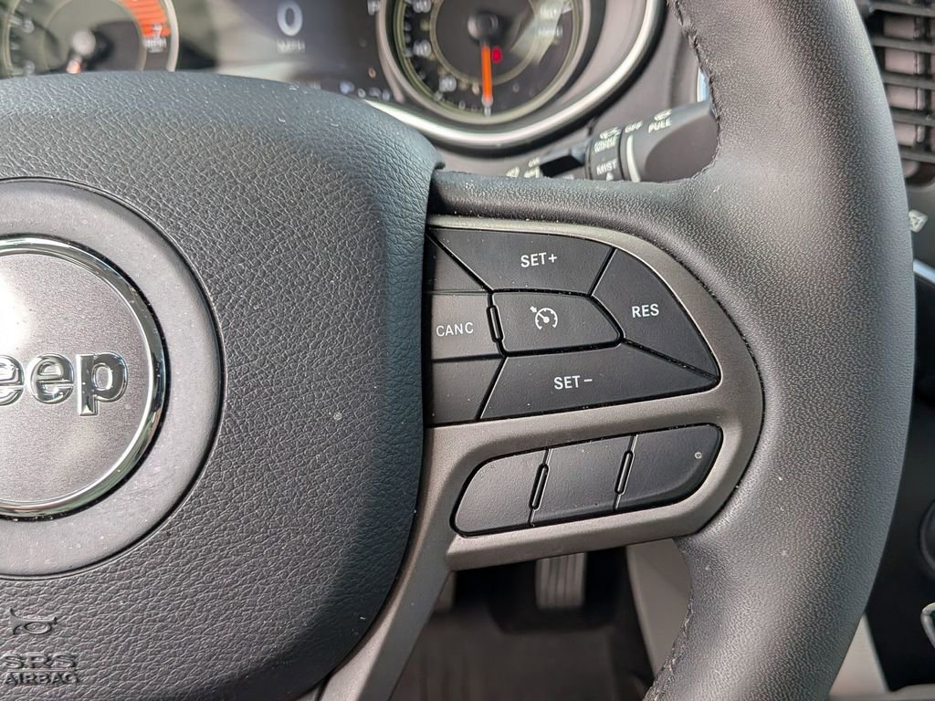 Used 2022 Jeep Cherokee Latitude Lux AWD/4WD image 19