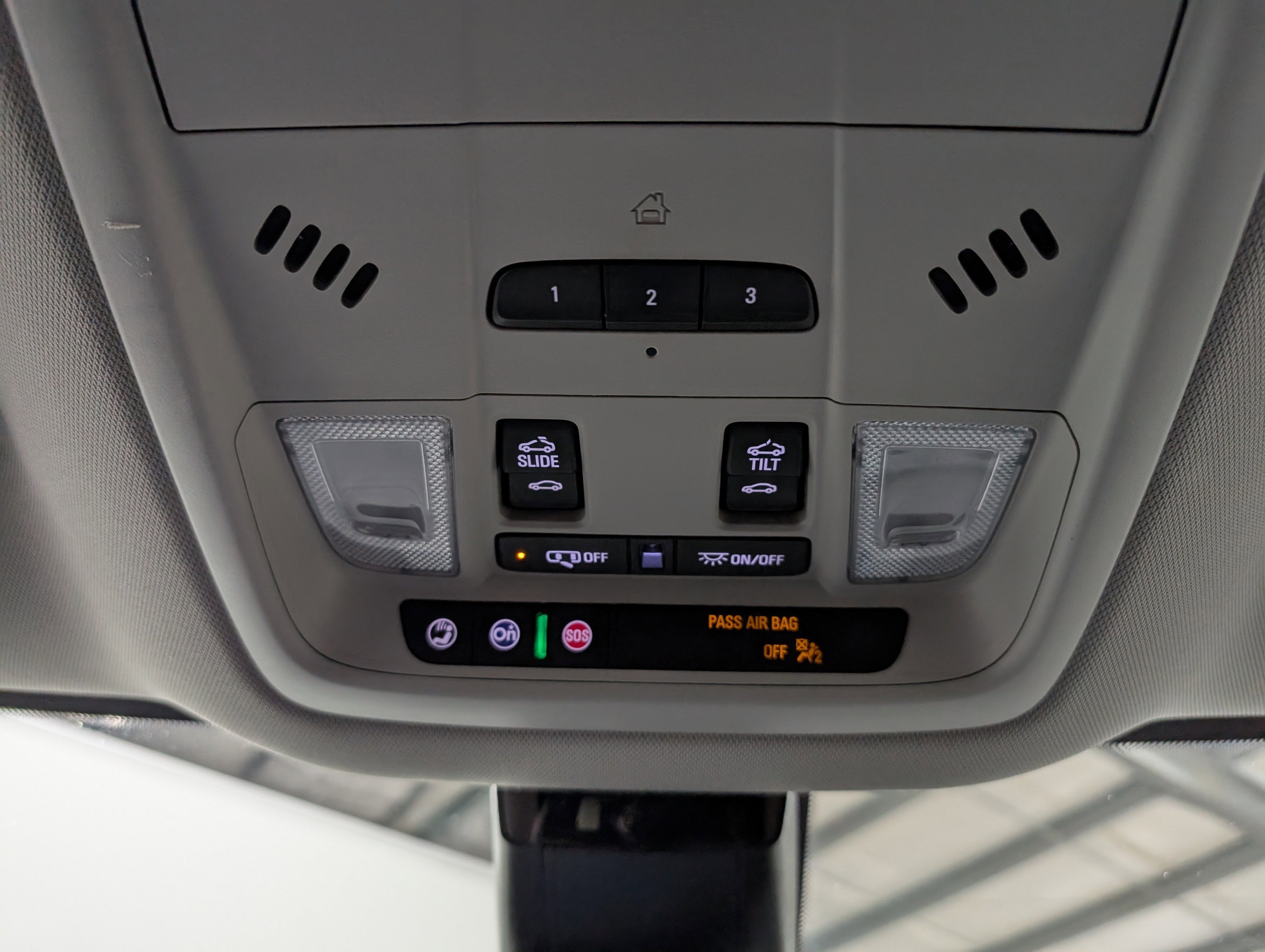 Used 2020 Buick Enclave Premium w/ Sun and Sites Package image 27