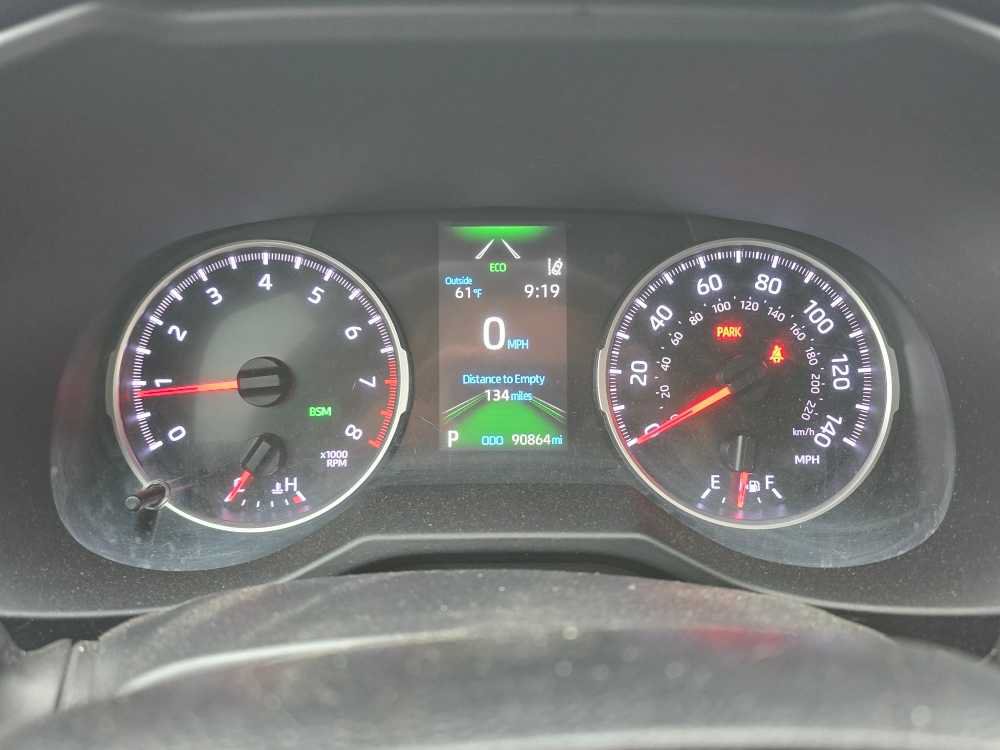 Used 2020 Toyota RAV4 XLE AWD/4WD image 14