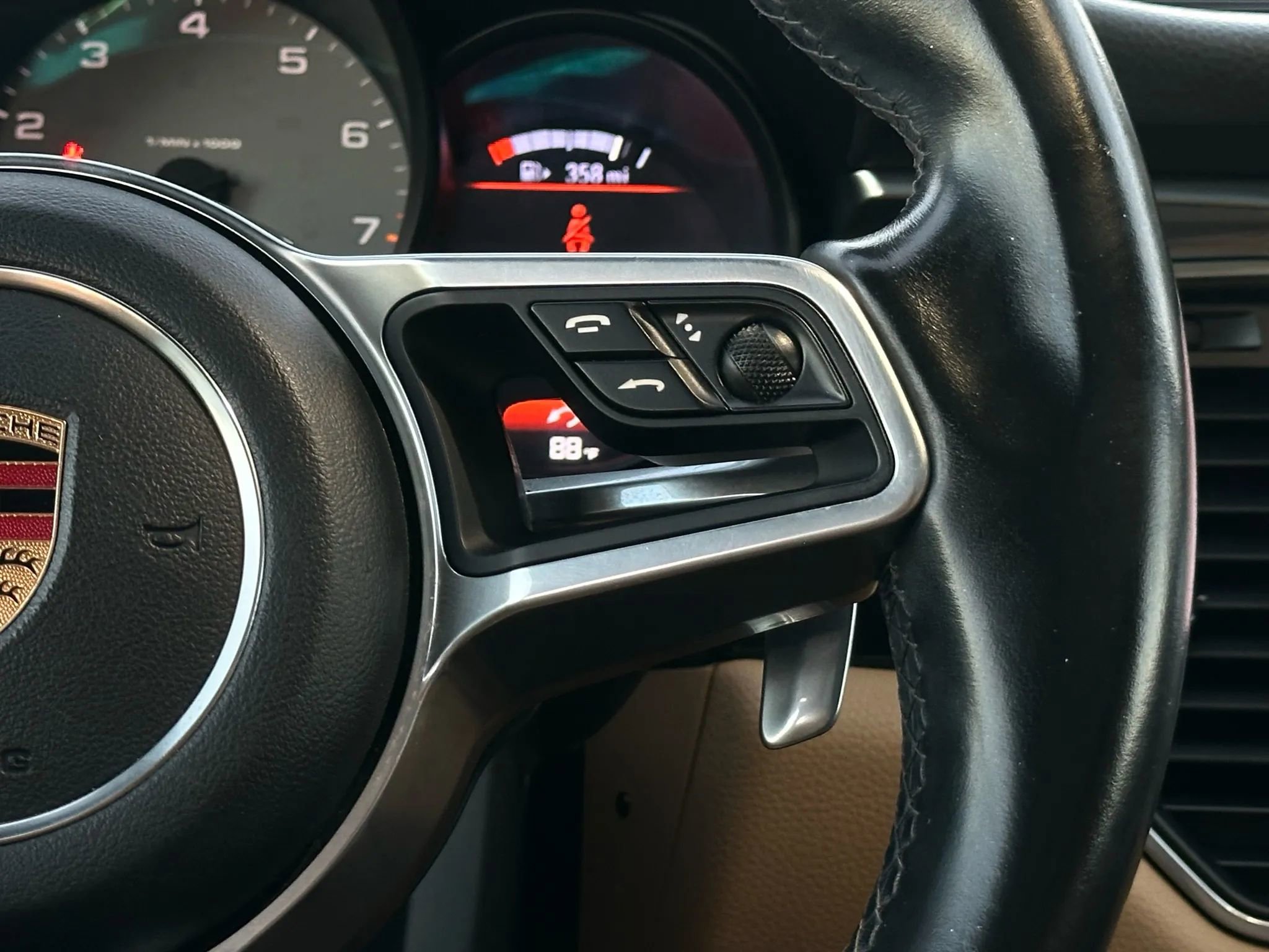 Used 2017 Porsche Macan S image 31