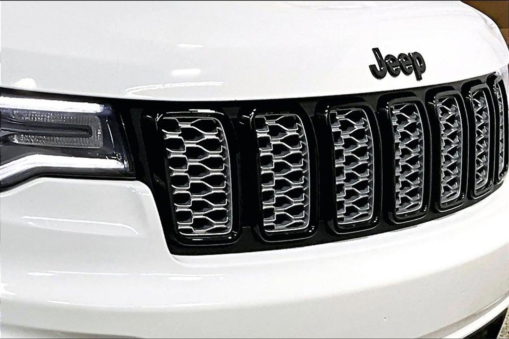 Used 2022 Jeep Grand Cherokee Laredo X image 32