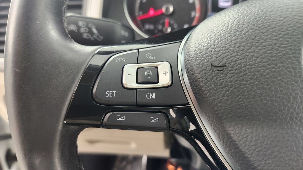 Used 2018 Volkswagen Atlas SE FWD image 25