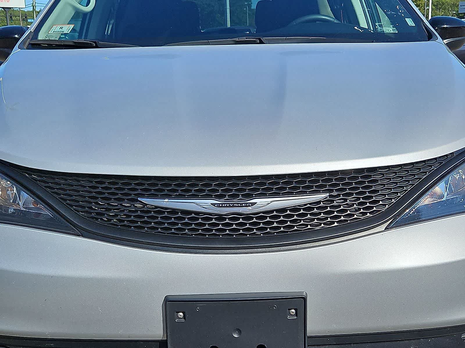 Used 2024 Chrysler Voyager LX FWD image 34