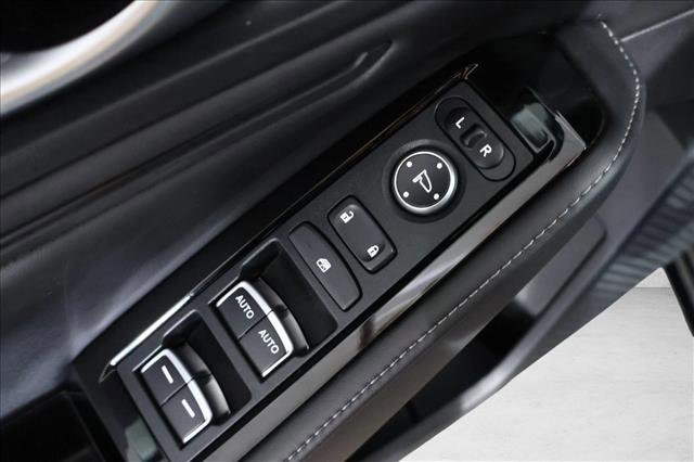 Used 2023 Honda Accord Touring image 11