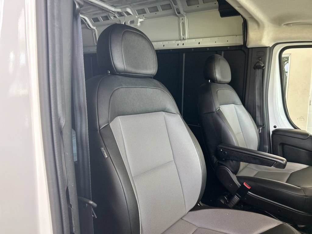 Used 2025 RAM ProMaster 2500 w/ Convenience Group FWD image 21