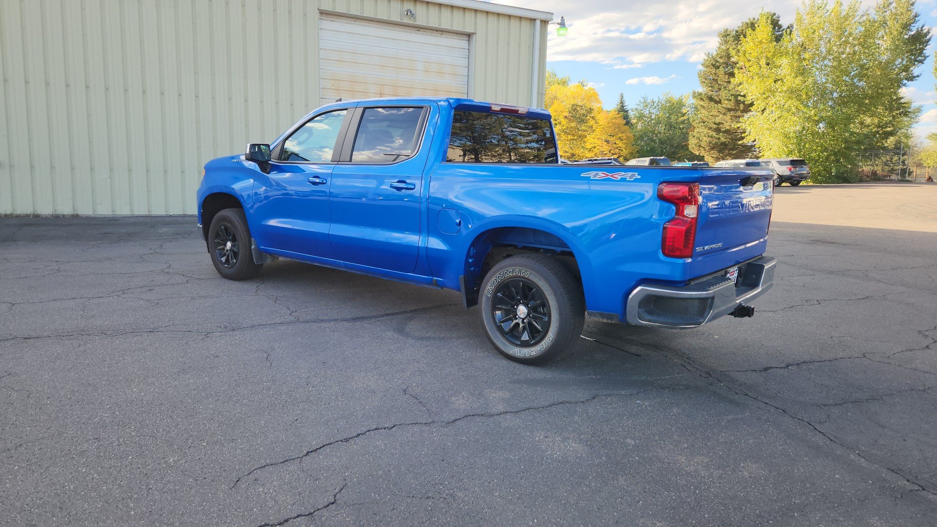 Used 2025 Chevrolet Silverado 1500 LT AWD/4WD image 9