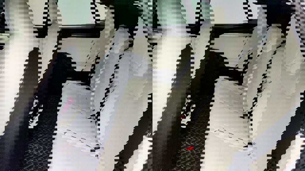 Used 2021 Tesla Model S Plaid image 26