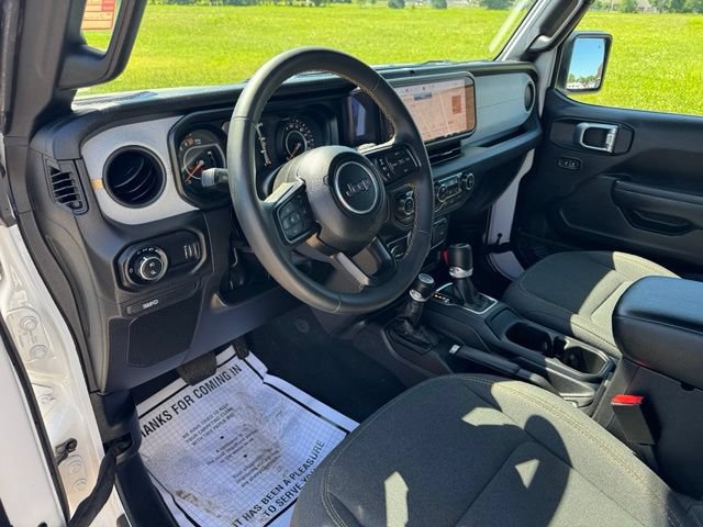 Used 2024 Jeep Gladiator Sport AWD/4WD image 11