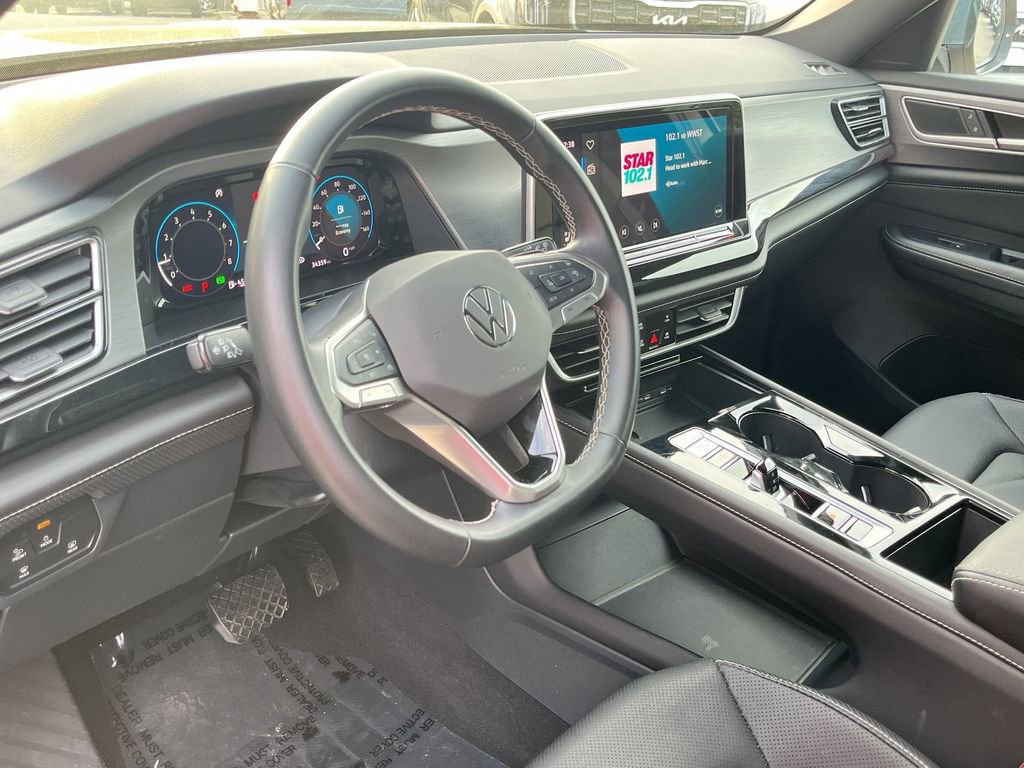 Used 2025 Volkswagen Atlas Cross Sport SE FWD image 15
