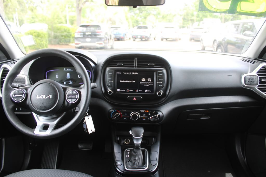 Certified 2025 Kia Soul LX FWD image 22