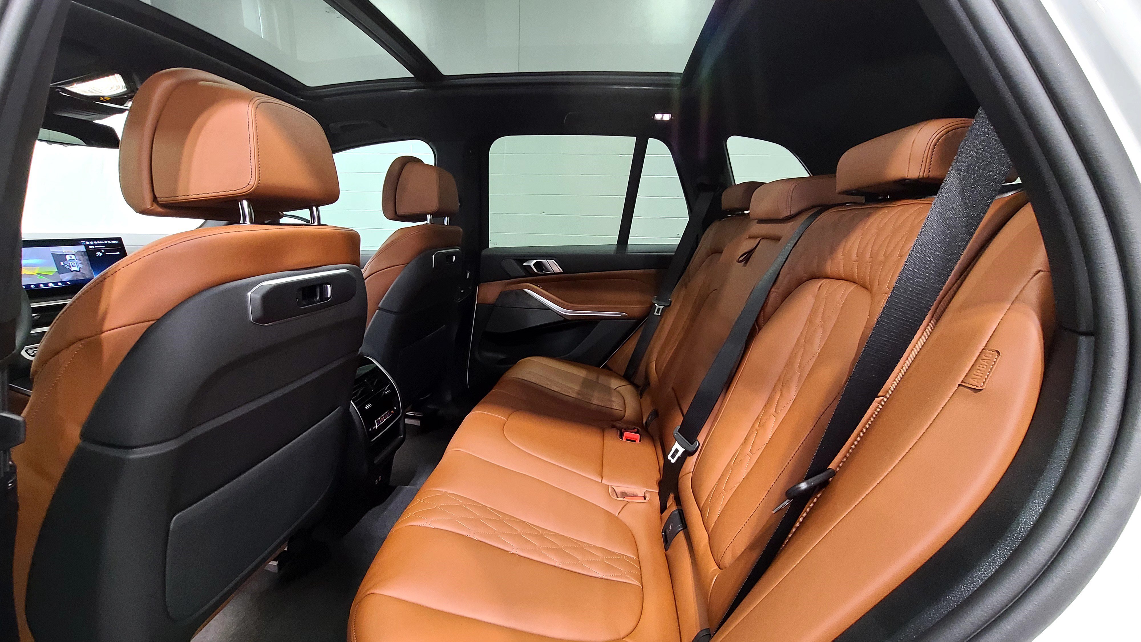 Used 2026 BMW X5 xDrive40i w/ M Sport Package AWD/4WD image 29