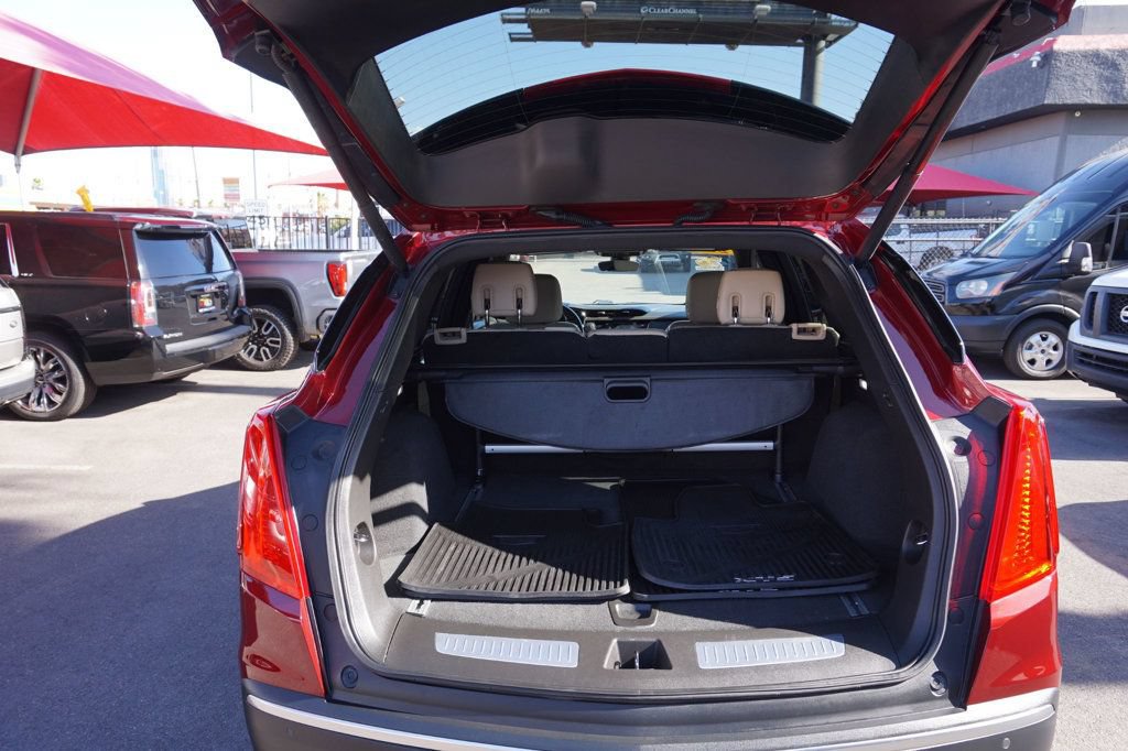Used 2017 Cadillac XT5 Luxury w/ Driver Awareness Package AWD/4WD image 8