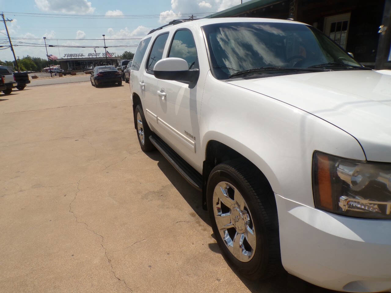 Used 2013 Chevrolet Tahoe LS w/ Convenience Package image 3