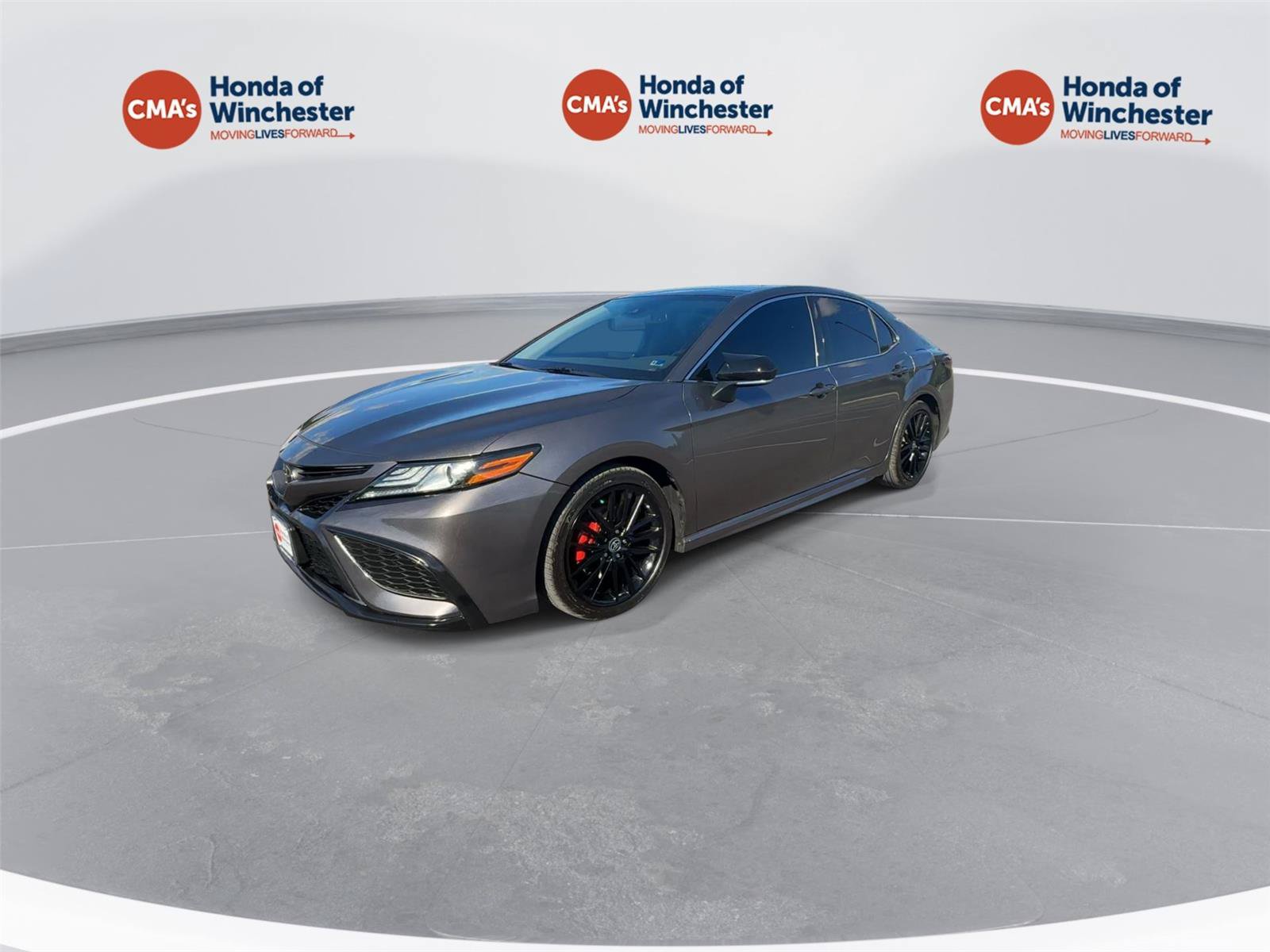 Used 2022 Toyota Camry XSE FWD image 2