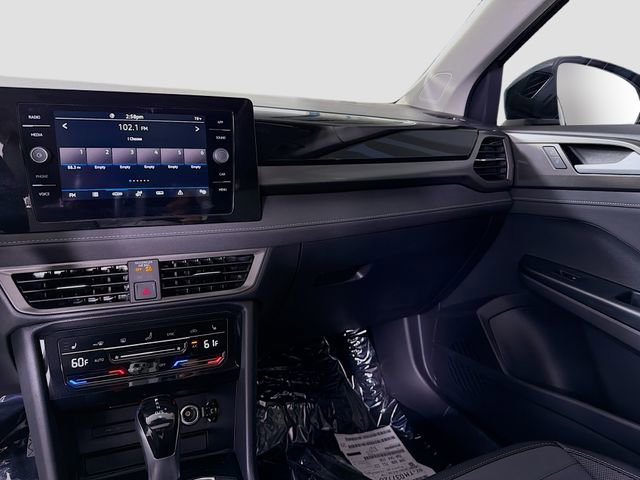New 2026 Volkswagen Taos SE image 23