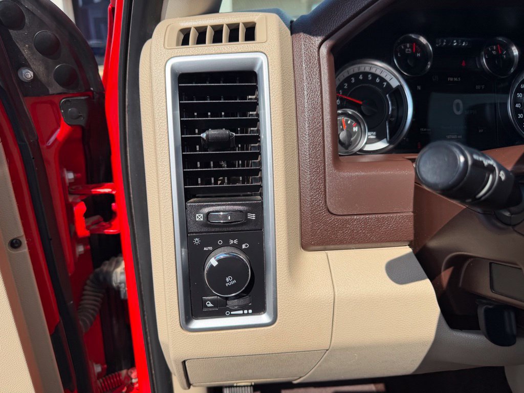 Used 2018 RAM 1500 Classic SLT w/ Luxury Group AWD/4WD image 25