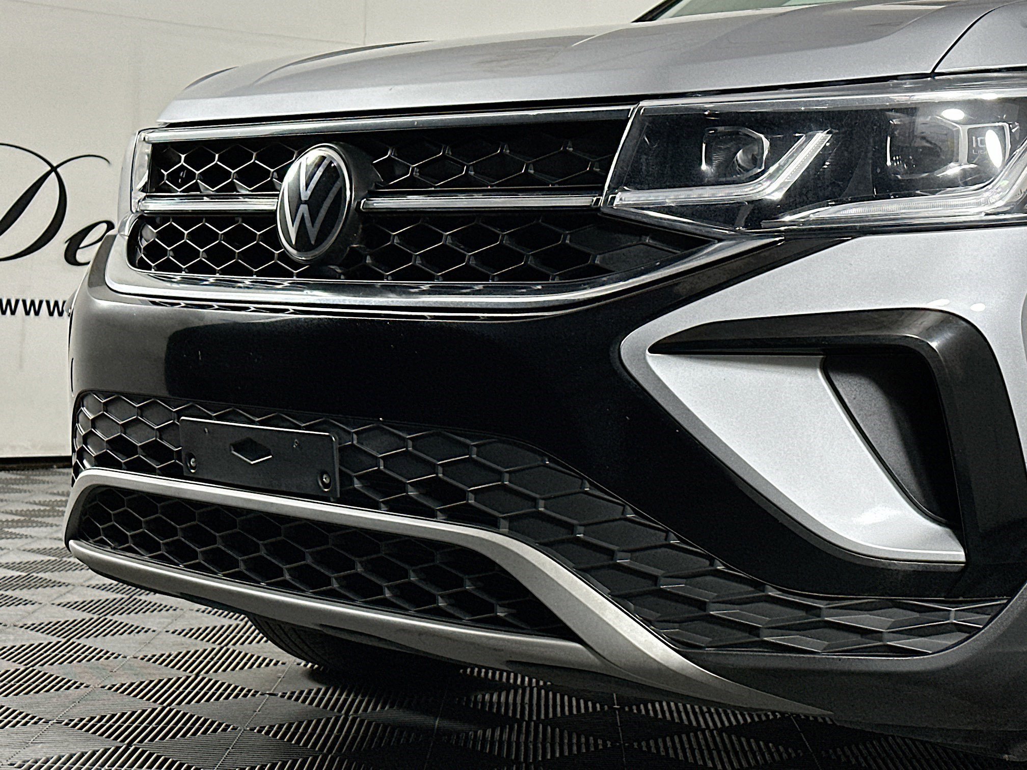 Used 2022 Volkswagen Taos SEL w/ Panoramic Sunroof Package image 34