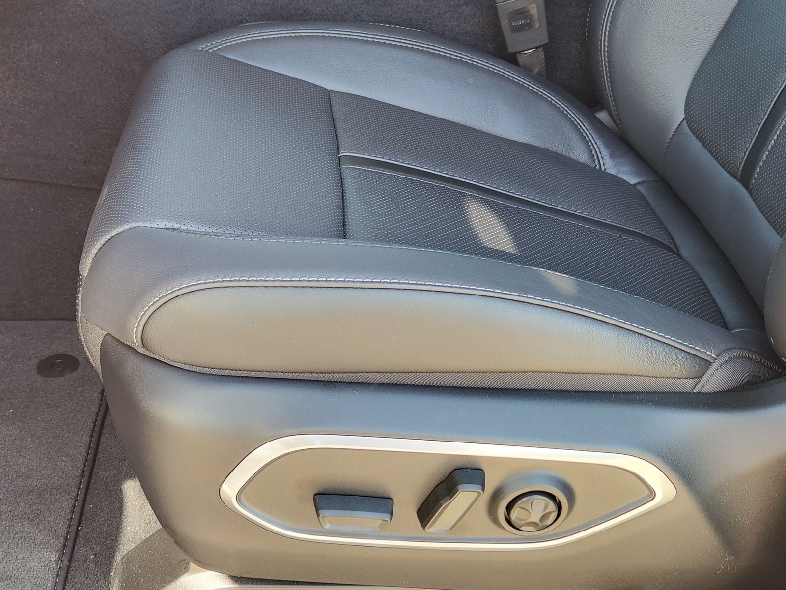 New 2026 Jeep Grand Wagoneer Limited AWD/4WD image 31