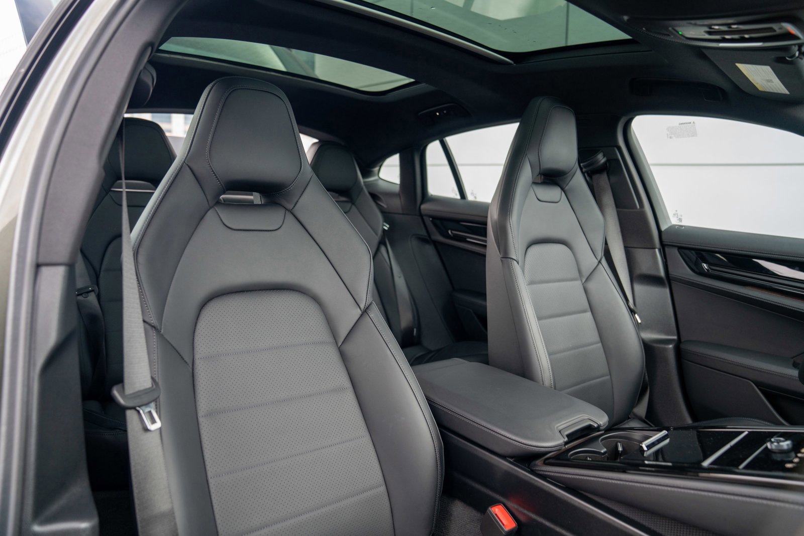 Certified 2025 Porsche Panamera image 25