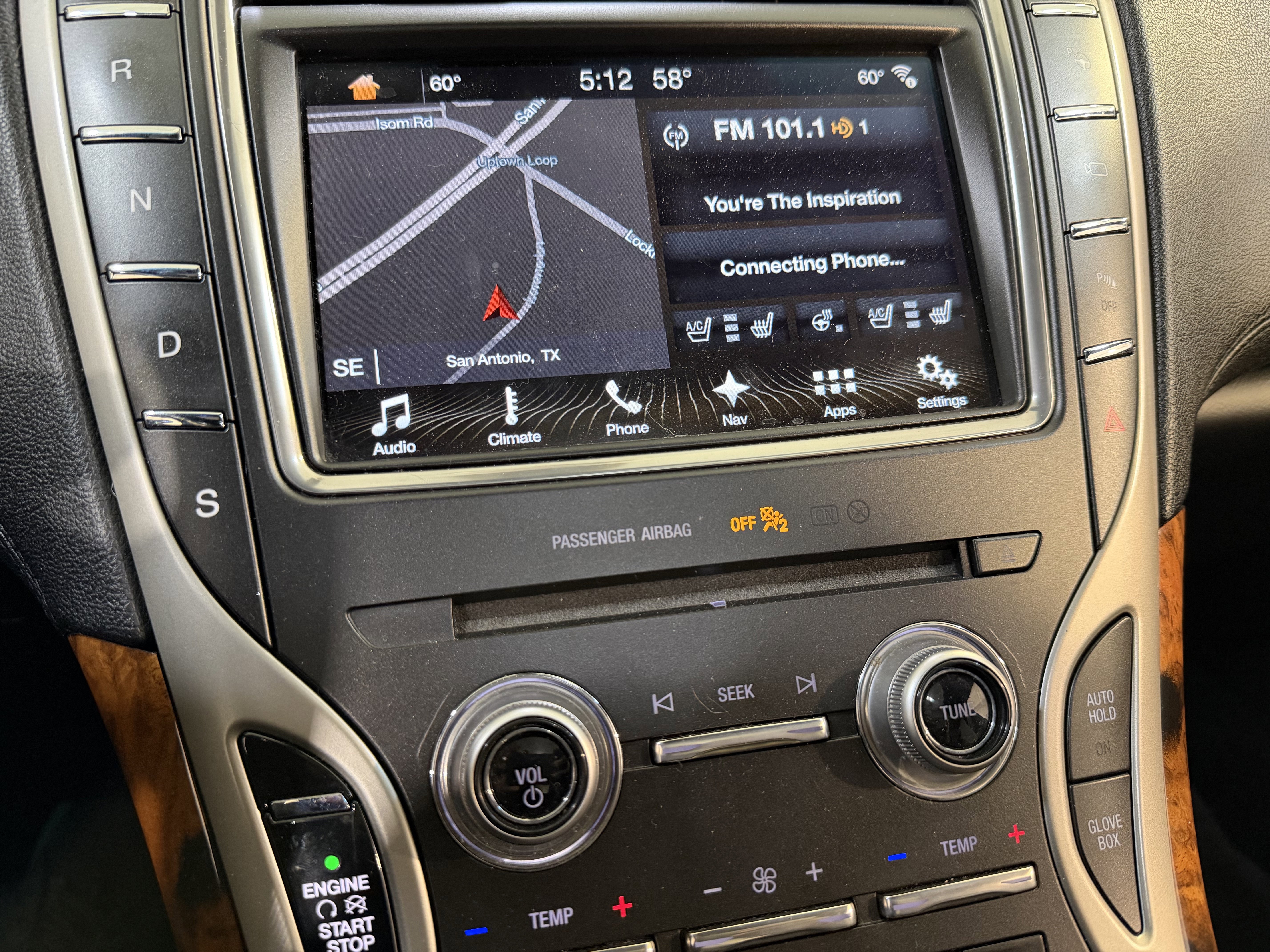 Used 2017 Lincoln MKX Reserve w/ Driver Assistance Package image 19