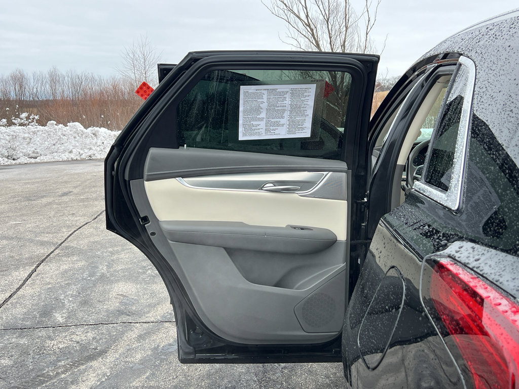 Used 2021 Cadillac XT5 Premium Luxury image 37