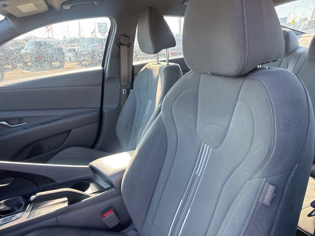 Used 2022 Hyundai Elantra SEL FWD image 22