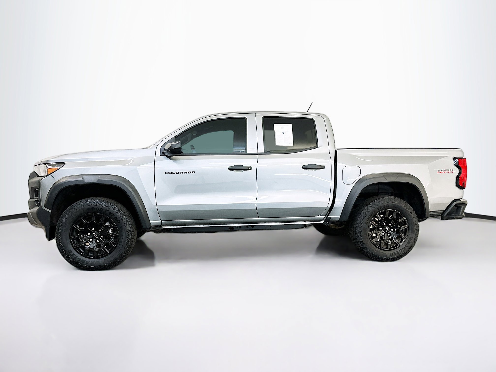 Used 2025 Chevrolet Colorado Trail Boss image 4