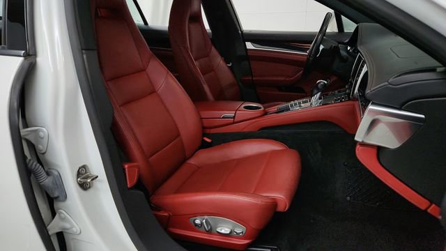 Used 2014 Porsche Panamera 4 image 25