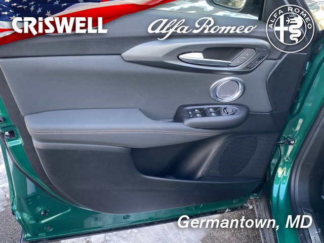 New 2025 Alfa Romeo Tonale w/ Premium Package image 16