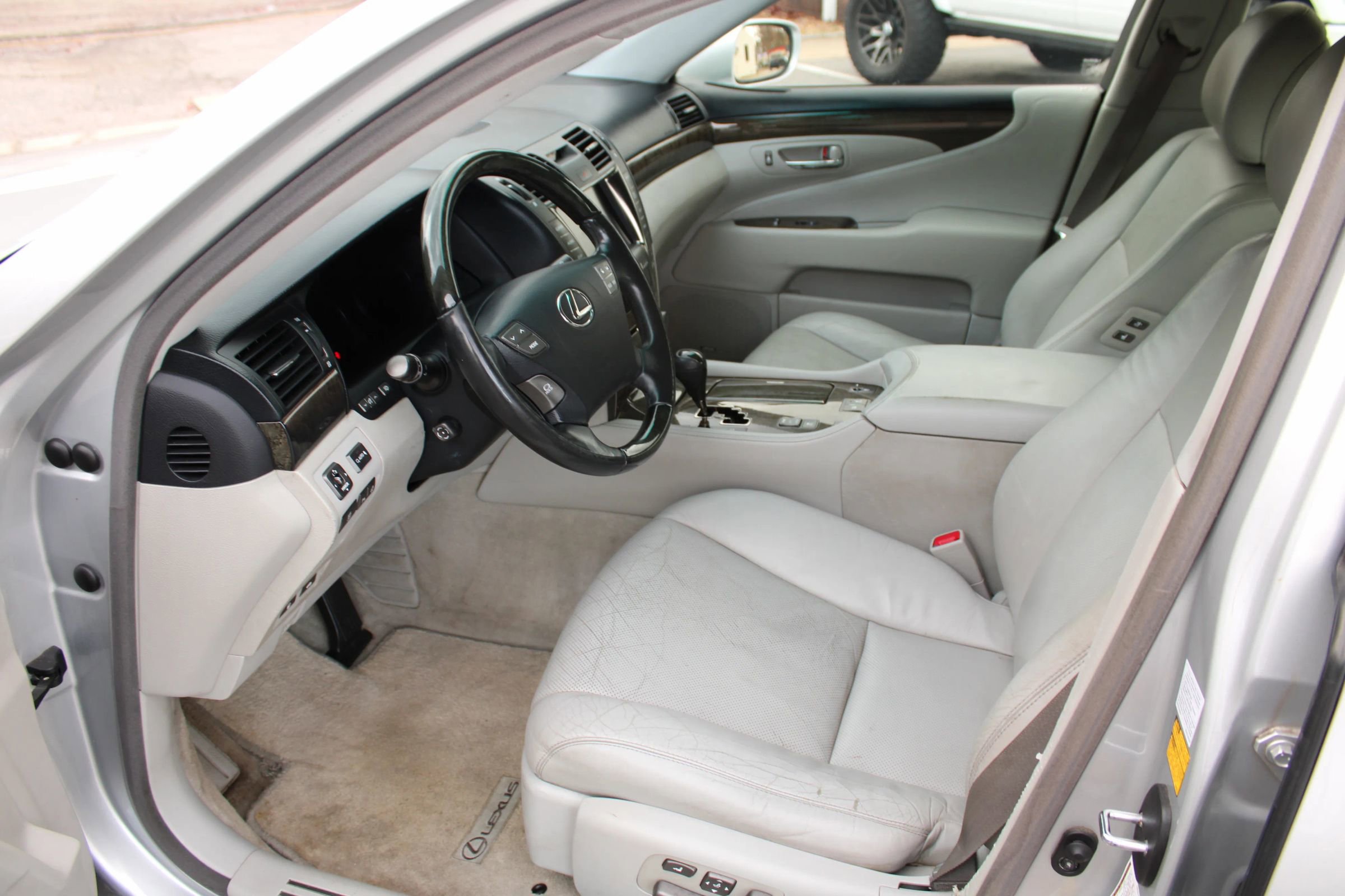 Used 2008 Lexus LS 460 image 18