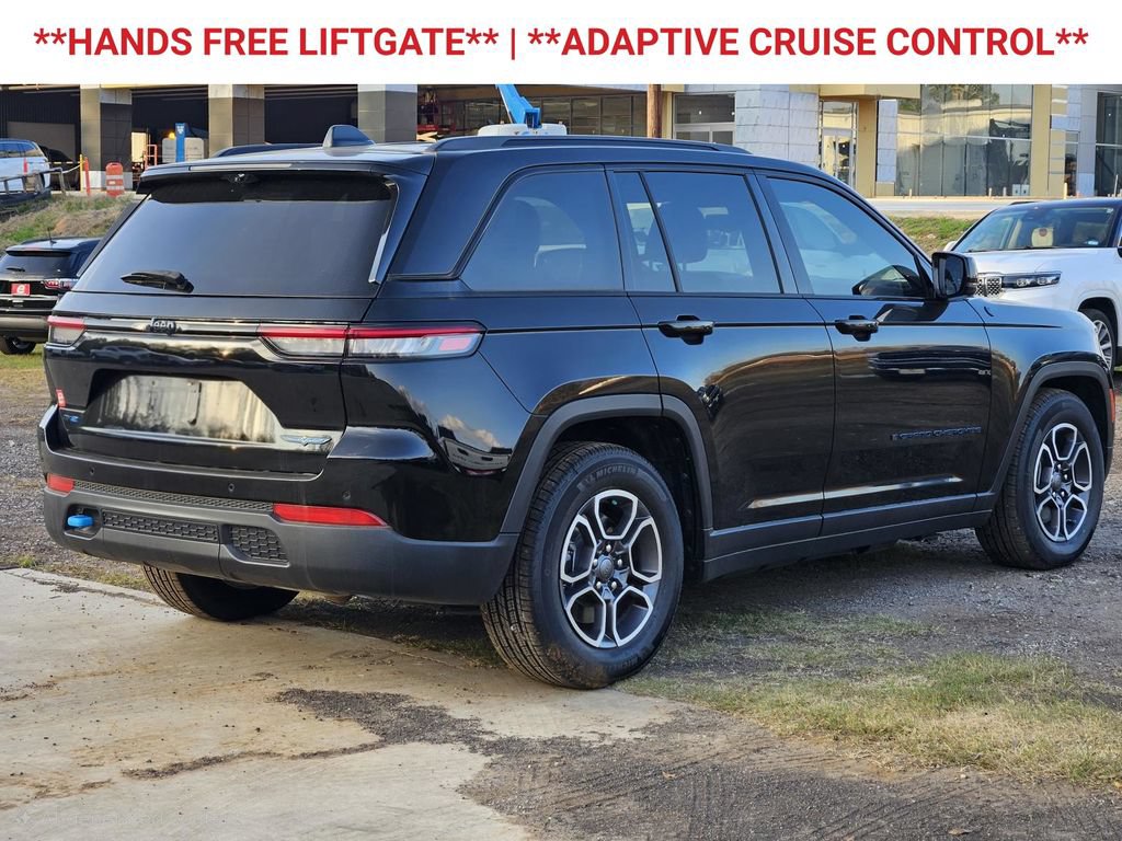 Used 2023 Jeep Grand Cherokee Trailhawk w/ Advanced Protech Group II AWD/4WD image 9