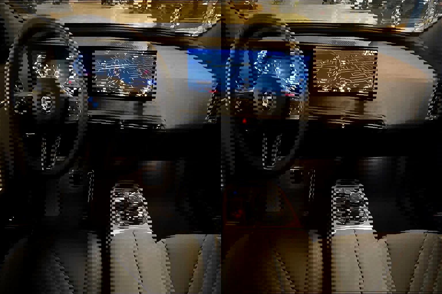 New 2026 BMW iX xDrive60 w/ M Sport Package image 5