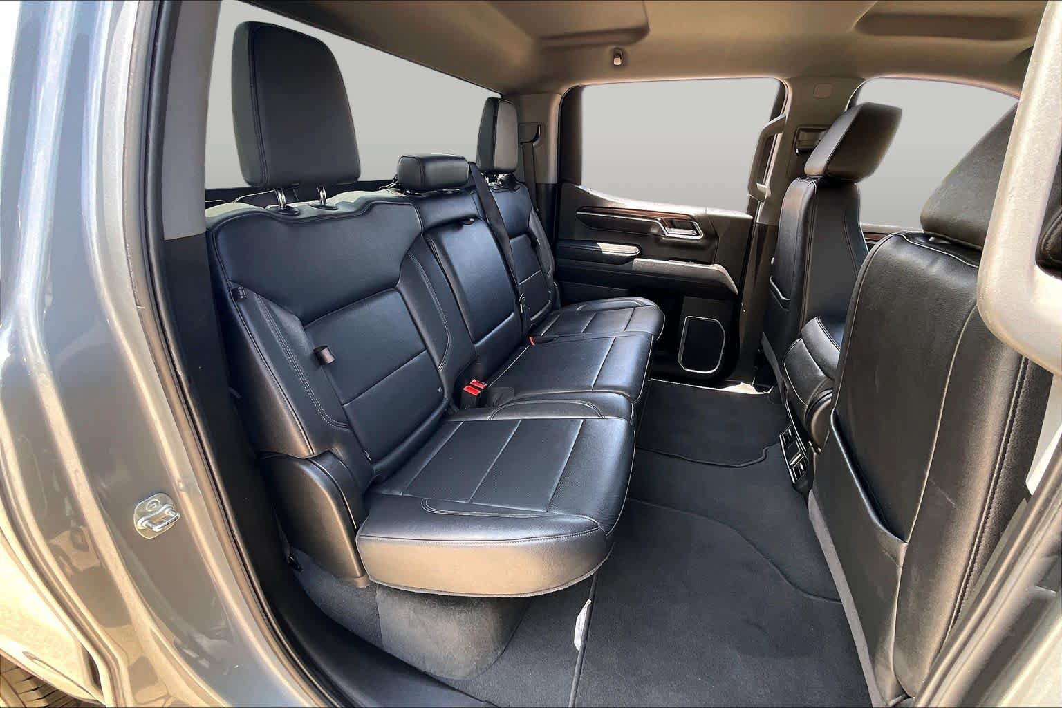 Used 2025 GMC Sierra 1500 SLT RWD image 18