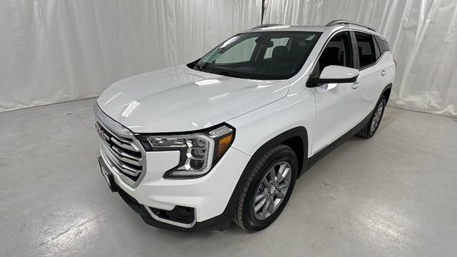 Used 2024 GMC Terrain SLT image 7