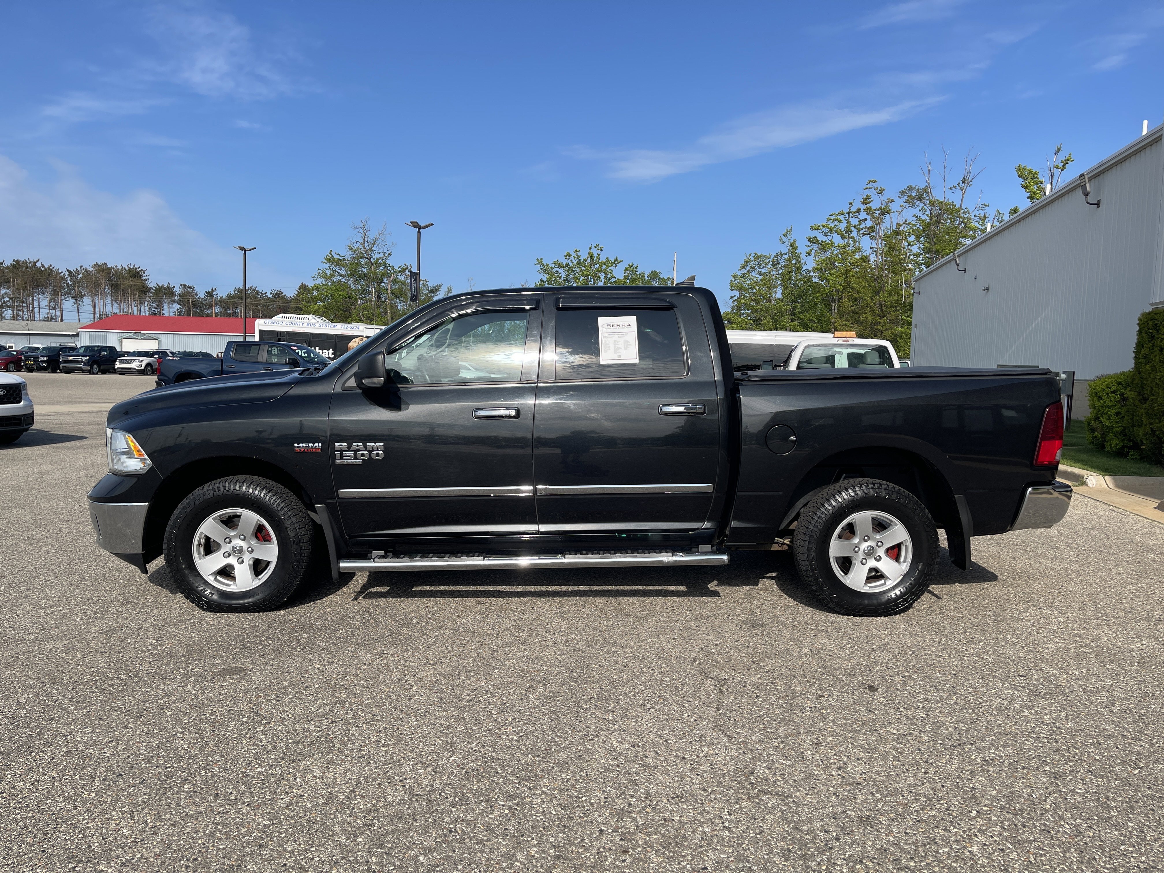 Used 2019 RAM 1500 Classic SLT w/ SLT Plus D←cor Group AWD/4WD image 6