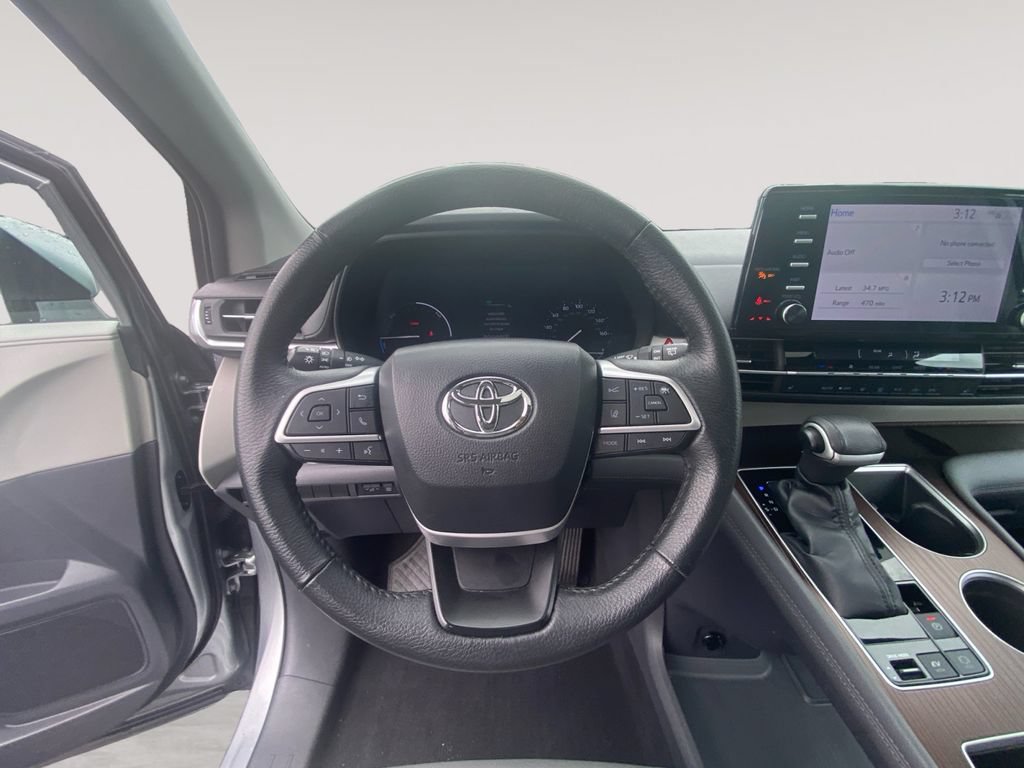 Used 2023 Toyota Sienna XLE AWD/4WD image 12