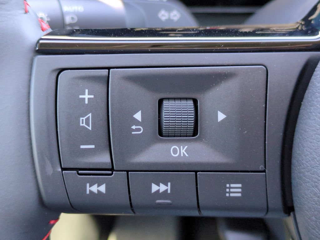 New 2026 Nissan Kicks SR w/ SR Premium Package FWD image 30